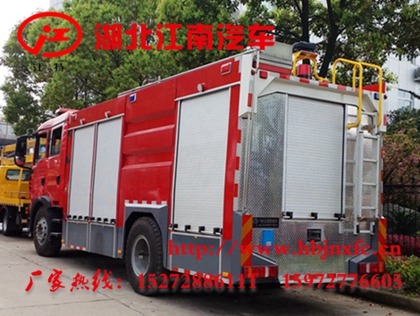重汽T5G 8吨泡沫消防车（国五）