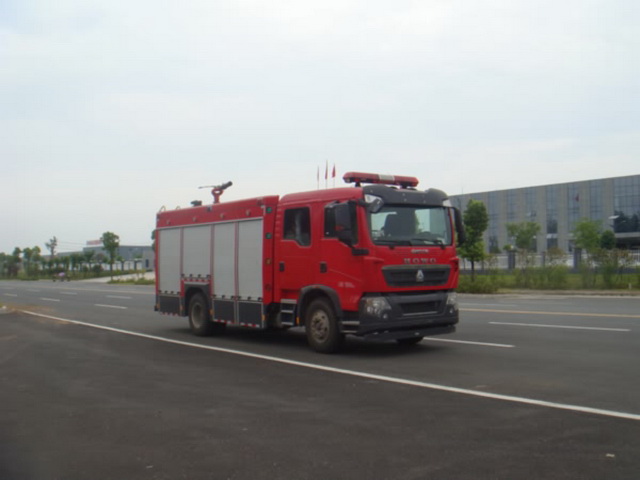 JDF5163GXFPM50型泡沫消防车