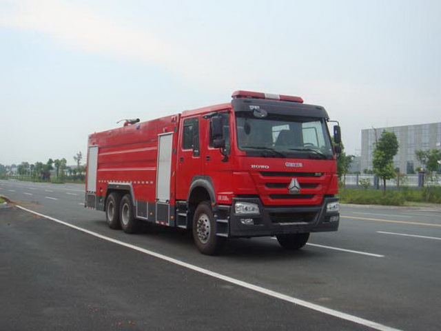 重汽豪沃16吨泡沫消防车（国五）